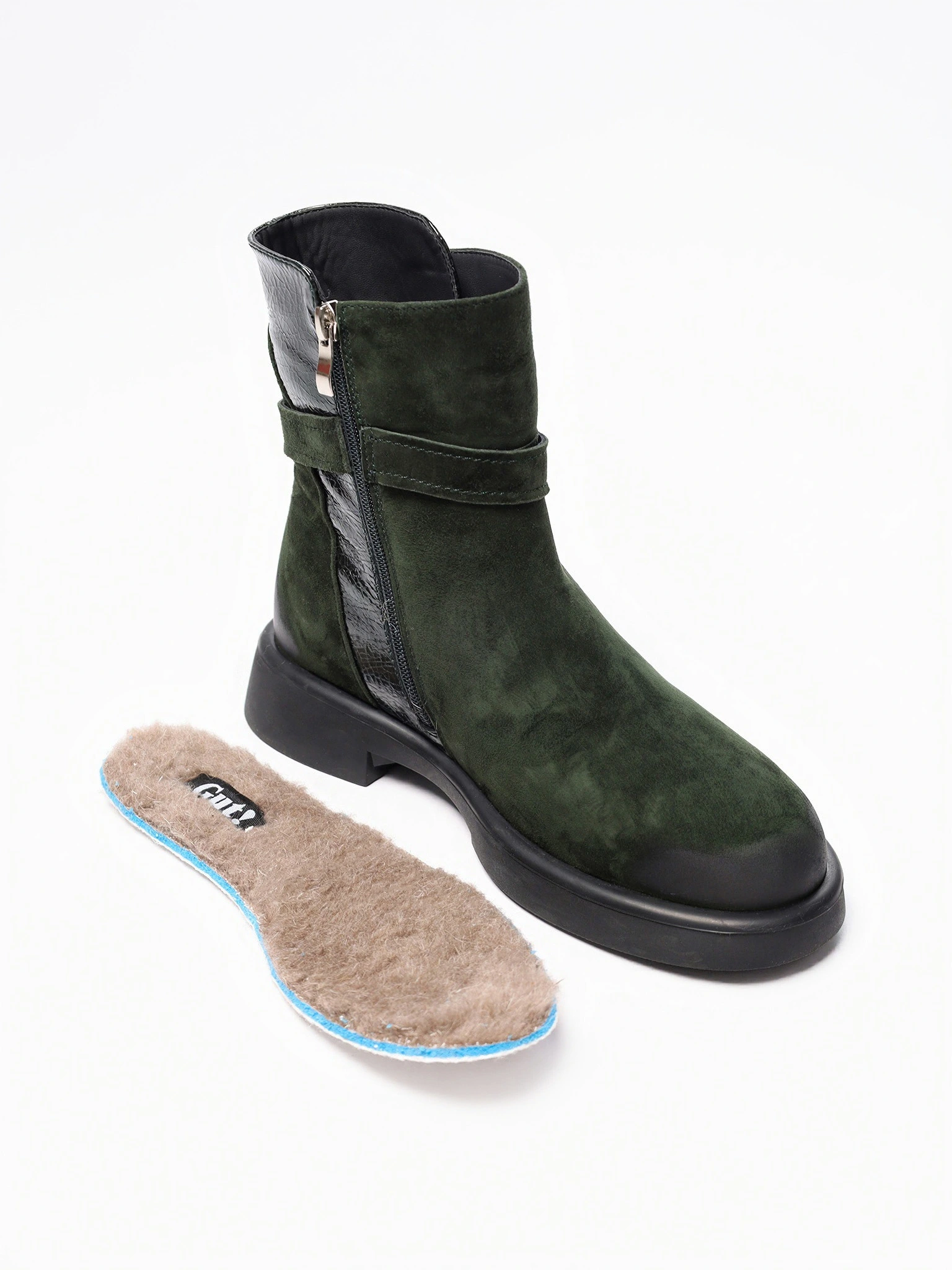 Ботинки комбинированные зеленого цвета с декоративной пряжкой